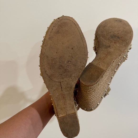 VINCE CAMUTO Wedges Size 8 - Picture 3 of 3